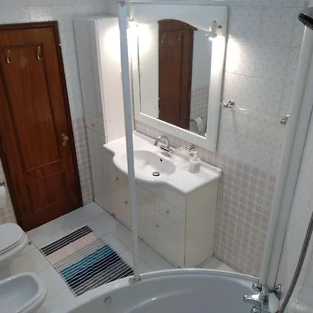 3 Bedroom In Mouraria ליסבון