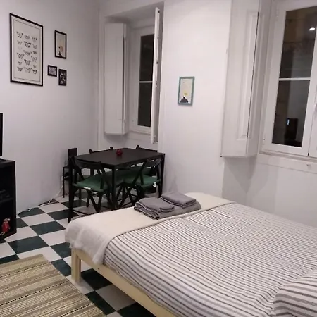 3 Bedroom In Mouraria ליסבון